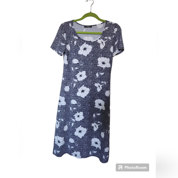 💜3/$20 andee dress white flower - Picture 2 of 5